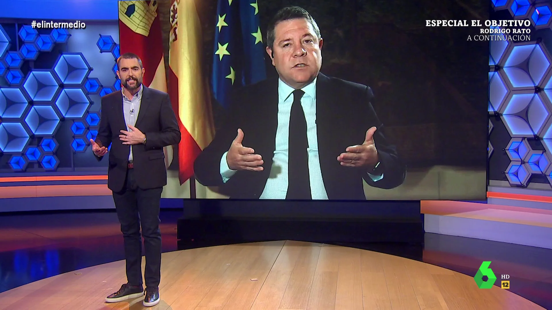 "Presidente, puede que usted estuviera pasándolo mal por la debacle, pero lo de Page es aún peor, ahora que Vara y Lambán ya no son barones, le toca a él todo el trabajo de ponerle a parir a usted", ironiza Dani Mateo en este vídeo de El Intermedio.