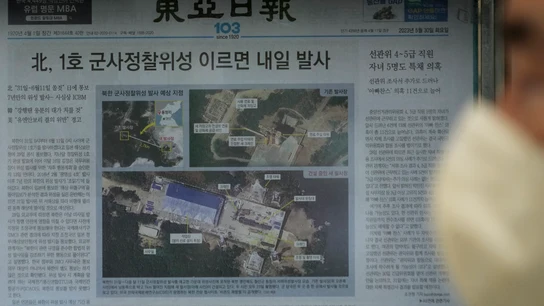 Japón y Corea del Sur alertan a sus ciudadanos tras el lanzamiento de un cohete espacial de Corea del Norte Japón y Corea del Sur alertan a sus ciudadanos tras el lanzamiento de un cohete espacial de Corea del Norte