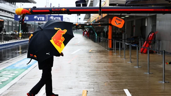 Lluvia en box de F1 Lluvia en box de F1