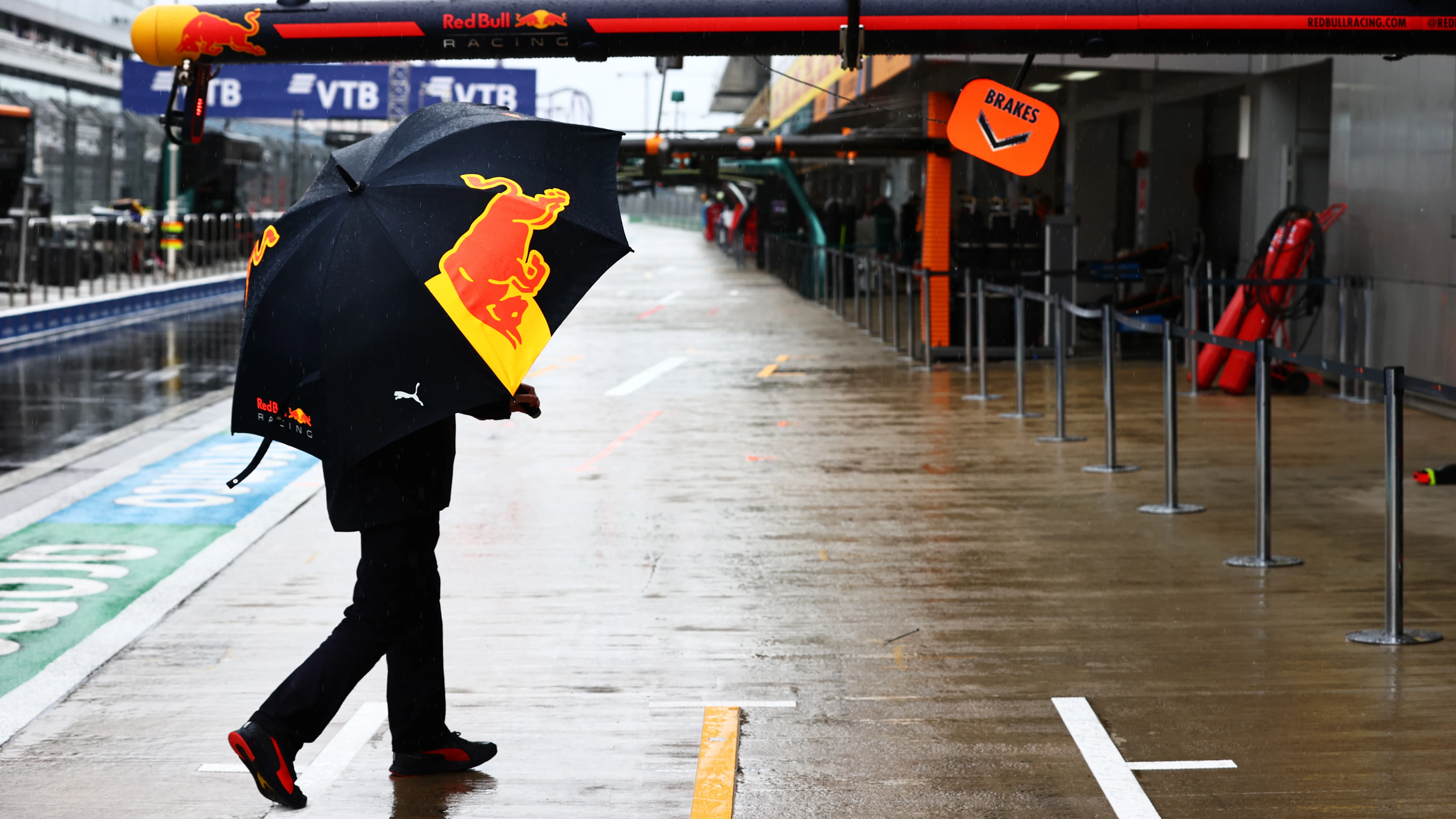 Lluvia en box de F1