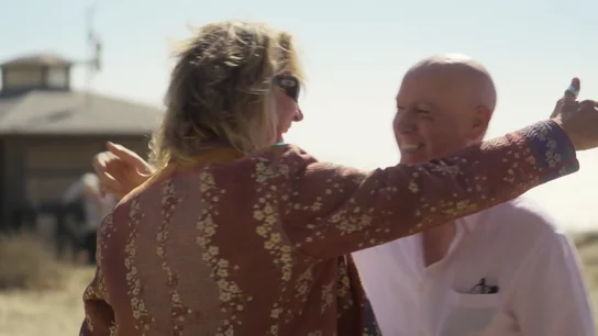 La reacción de Pocholo al reencontrarse con dos amigos a los que no veía desde hacía 40 años: "¿Qué te han hecho en el pelo?" La reacción de Pocholo al reencontrarse con dos amigos a los que no veía desde hacía 40 años: "¿Qué te han hecho en el pelo?"