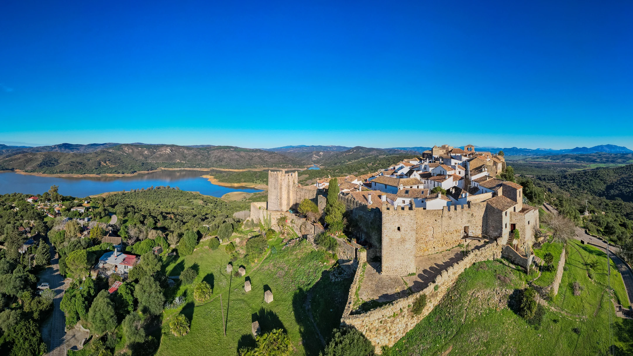 Castellar de la Frontera, en Cádiz Castellar de la Frontera, en Cádiz