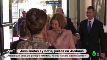 Iñaki López le 'lee los labios' a la reina Sofía tras adelantarse al rey Juan Carlos: "Este de atrás no lleva entrada"