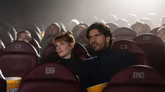 Y sí, en la tercera temporada de 'Valeria' también está Maxi Iglesias. Y sí, en la tercera temporada de 'Valeria' también está Maxi Iglesias.