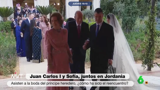 El muro invisible entre Juan Carlos I y Sofía: los gestos más sorprendentes durante su reencuentro en Jordania El muro invisible entre Juan Carlos I y Sofía: los gestos más sorprendentes durante su reencuentro en Jordania