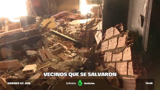 Conmoción entre los vecinos de Badajoz tras la explosión de una vivienda: "Mi instinto fue salir de allí" Conmoción entre los vecinos de Badajoz tras la explosión de una vivienda: "Mi instinto fue salir de allí"