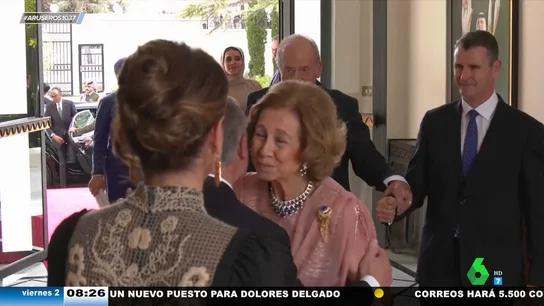 Angie Cárdenas, sobre el "error de protocolo" de la reina Sofía en la boda de Hussein de Jordania: "Puede hacer lo que le apetezca" Angie Cárdenas, sobre el "error de protocolo" de la reina Sofía en la boda de Hussein de Jordania: "Puede hacer lo que le apetezca"