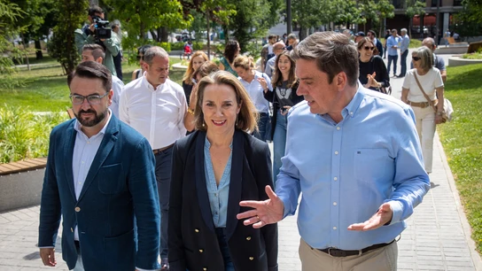 Los pactos entre PP y Vox preocupan a los españoles, aunque los populares aspiran a gobiernos "fuertes" en solitario Los pactos entre PP y Vox preocupan a los españoles, aunque los populares aspiran a gobiernos "fuertes" en solitario