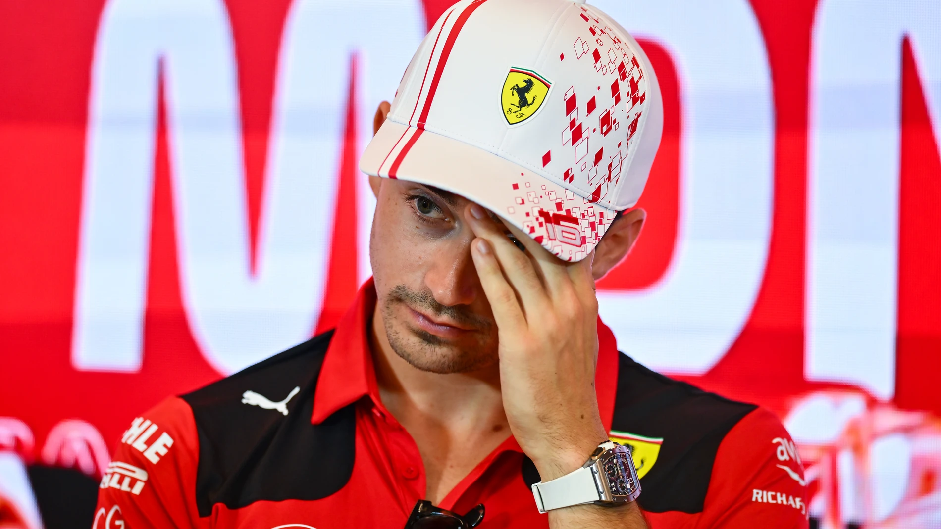 Leclerc también se desespera con el Ferrari: &quot;Las sensaciones con el coche fueron terribles&quot;