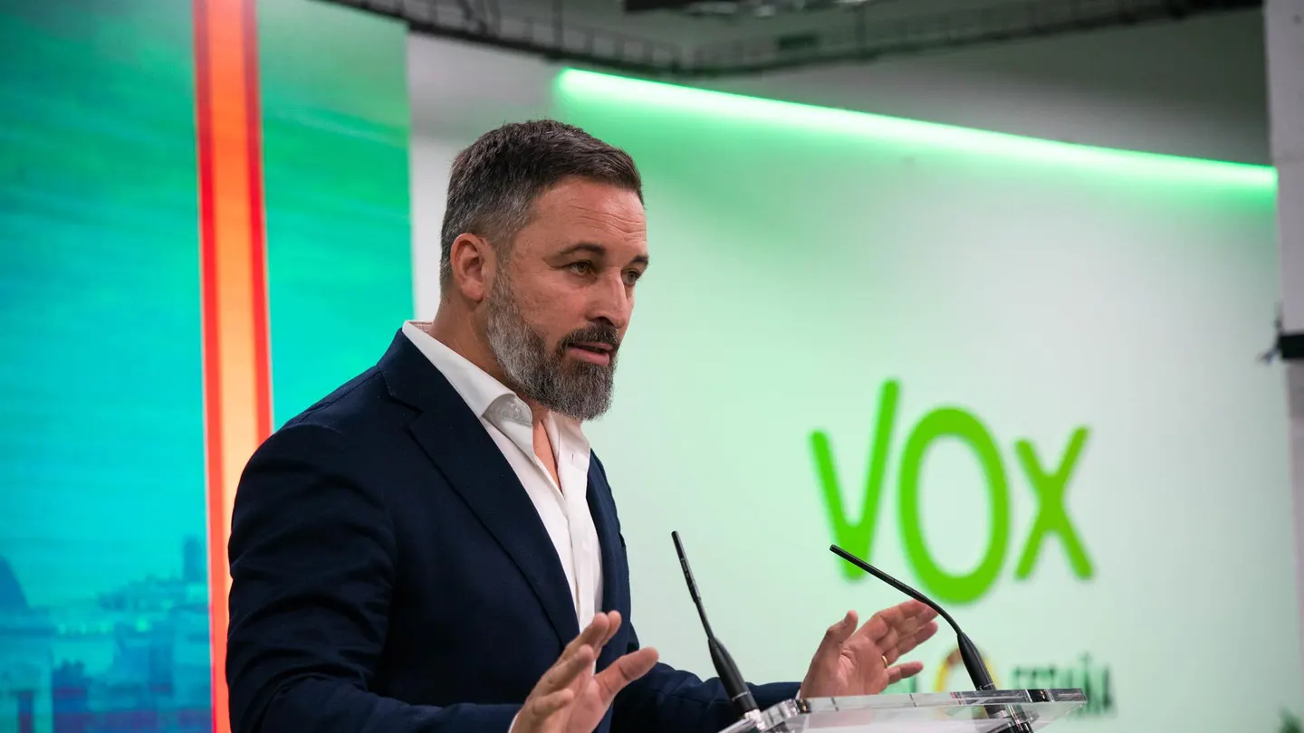 Abascal urge a Feijóo a pactar antes del 23J y marca como única línea roja el respeto a los votantes de Vox Abascal urge a Feijóo a pactar antes del 23J y marca como única línea roja el respeto a los votantes de Vox