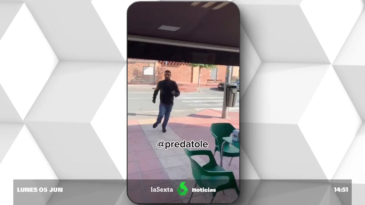Se lanza contra una cafetería Se lanza contra una cafetería
