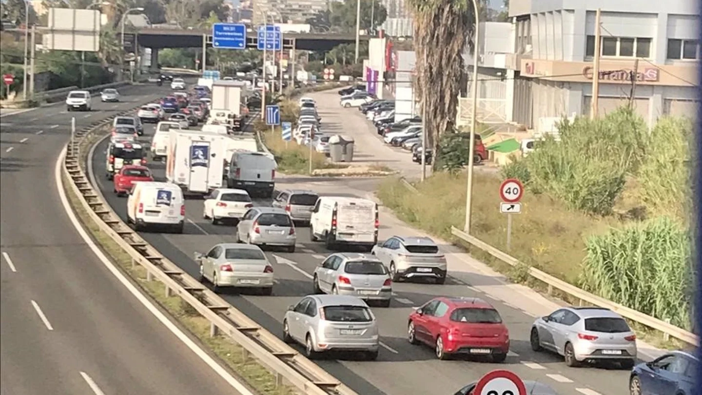 Retenciones en la A-7 a la altura de Torremolinos Retenciones en la A-7 a la altura de Torremolinos