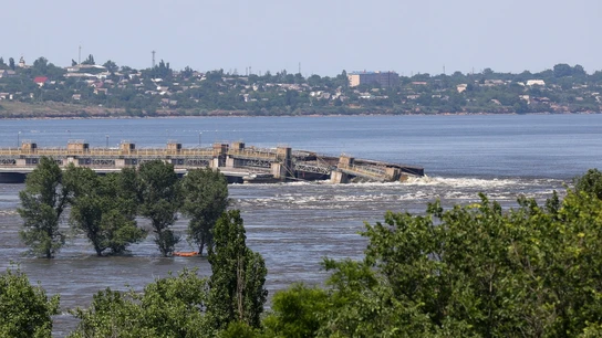 La presa de Nova Kajovka, en Jersón, destruida La presa de Nova Kajovka, en Jersón, destruida