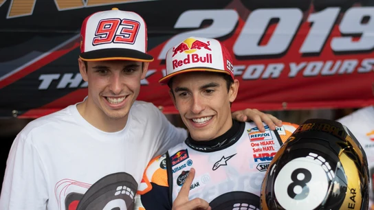 Marc Márquez rememora la guerra con su hermano Alex en Portimao : "Era mi hermano pero..." Marc Márquez rememora la guerra con su hermano Alex en Portimao : "Era mi hermano pero..."