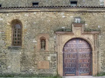 Iglesia de San Tirso el Real de Oviedo: ¿sabías que tiene tres plantas, y dos de ellas subterráneas? Iglesia de San Tirso el Real de Oviedo: ¿sabías que tiene tres plantas, y dos de ellas subterráneas?