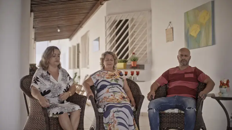 Jacqueline Campos, María das Graças y Walfran Campos son los hermanos y la madre de Marcos Campos, víctima del crimen de Pioz.