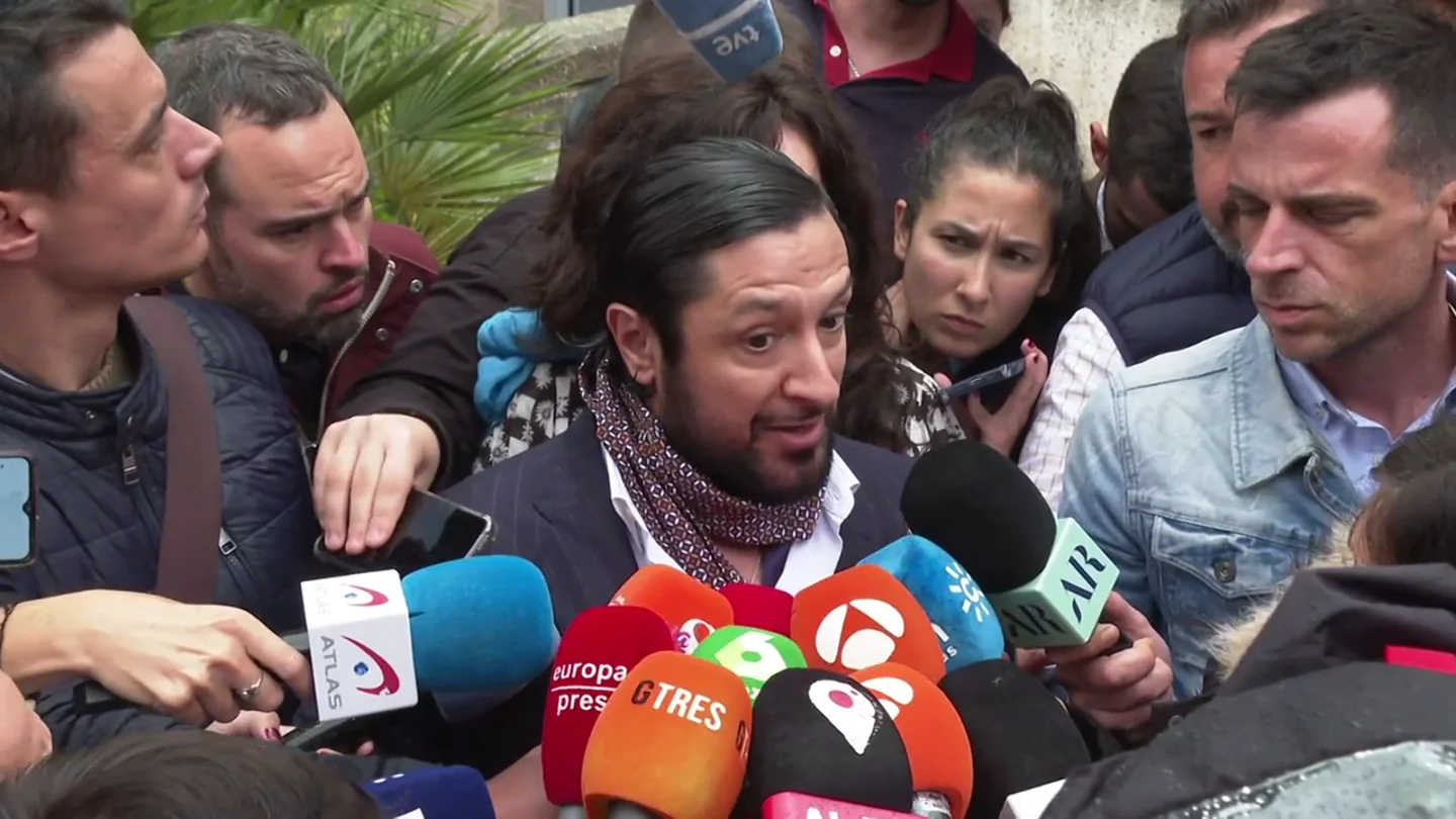 El bailaor Rafael Amargo atiende a los medios de comunicación El bailaor Rafael Amargo atiende a los medios de comunicación