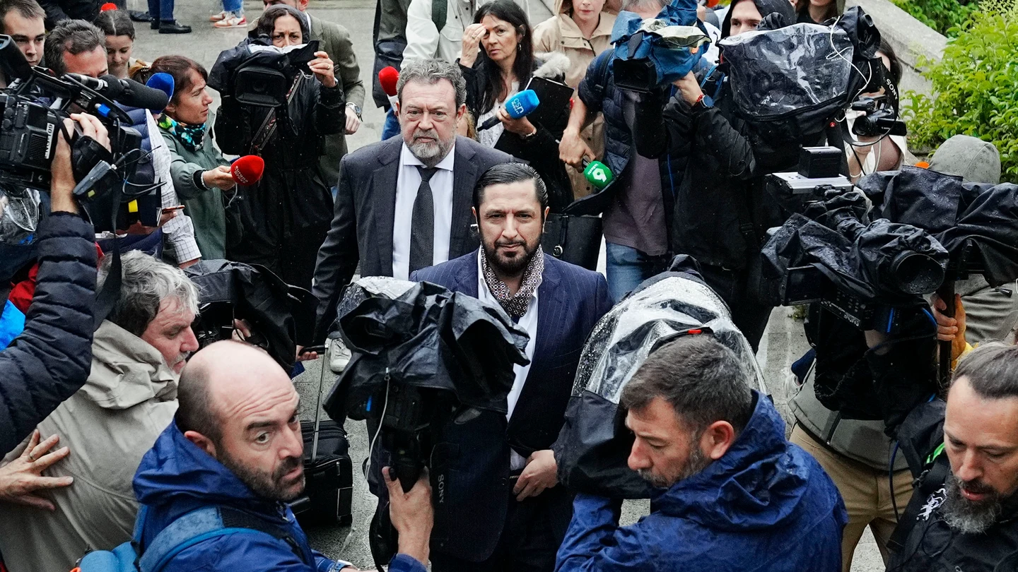 El bailarín Rafael Amargo a su llegada a la Audiencia Provincial de Madrid donde será juzgado a partir de este miércoles El bailarín Rafael Amargo a su llegada a la Audiencia Provincial de Madrid donde será juzgado a partir de este miércoles