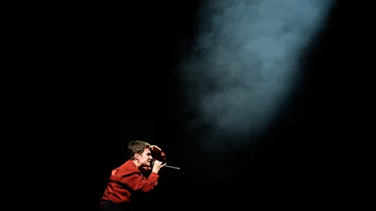 Imagen de archivo del vocalista de Christine and the Queens Imagen de archivo del vocalista de Christine and the Queens