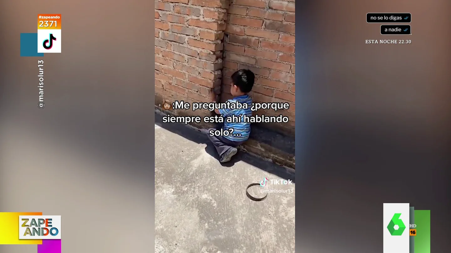 La 'tierna' razón por la que un niño habla solo con una pared: "No había visto nada más romántico desde Romeo y Julieta" La 'tierna' razón por la que un niño habla solo con una pared: "No había visto nada más romántico desde Romeo y Julieta"