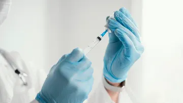 Disponible en Europa la primera vacuna frente al virus respiratorio sincitial (VRS) para mayores de 60 años