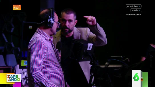 Dani Mateo 'despide' a dos guionistas de Zapeando por sus confusiones Dani Mateo 'despide' a dos guionistas de Zapeando por sus confusiones