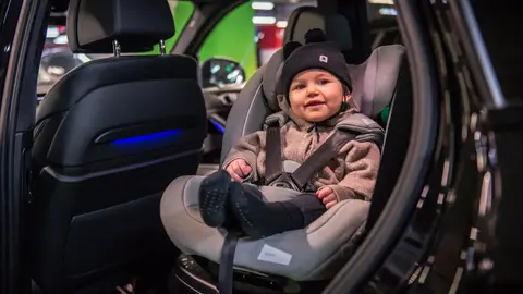 Cinco consejos para que tu bebé vaya más cómodo y seguro en tus viajes de verano Silla de coche para bebés