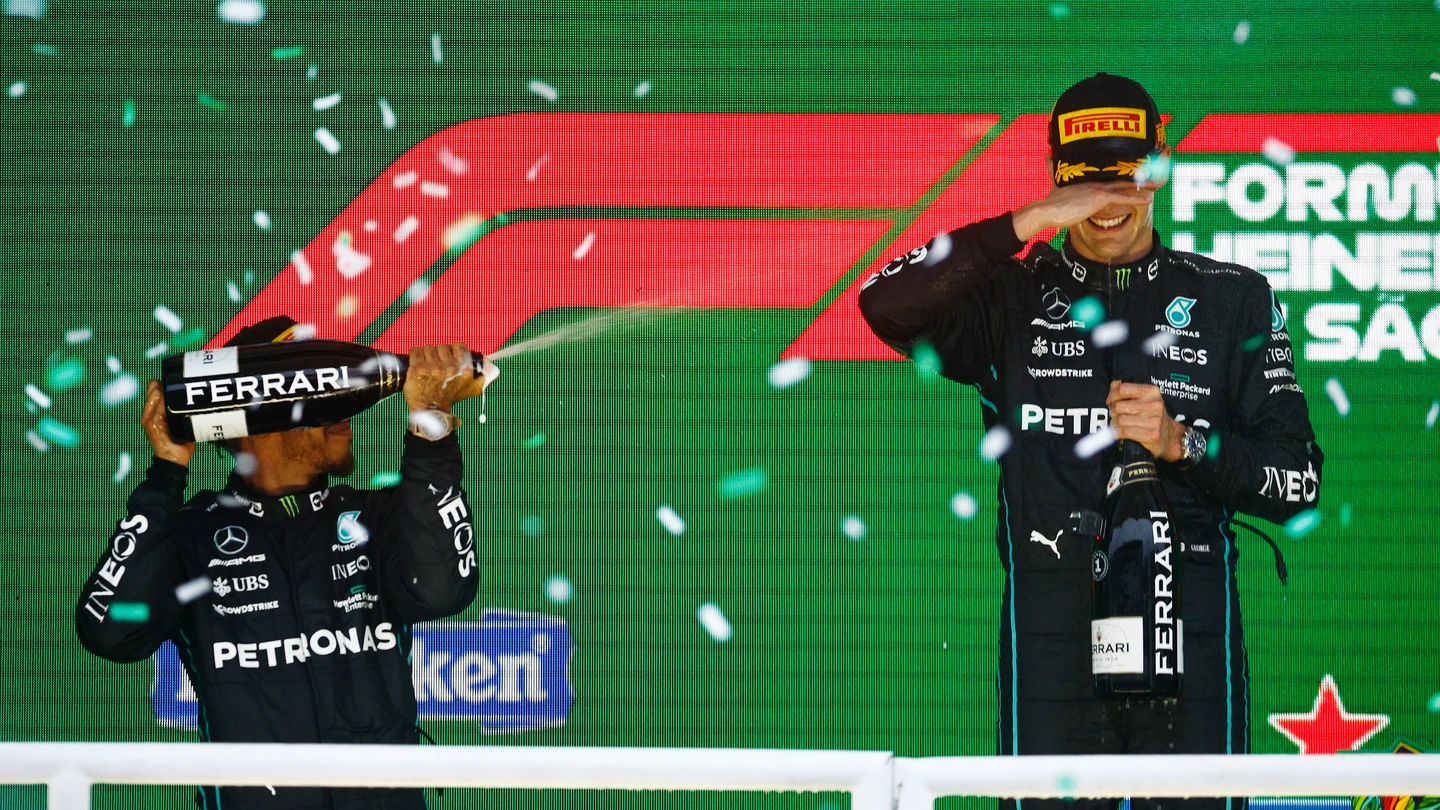 Lewis Hamilton y George Russell Lewis Hamilton y George Russell