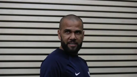 El futbolista Dani Alves Dani Alves vuelve a pedir la libertad provisional apoyándose en el traslado de sus hijos a Barcelona