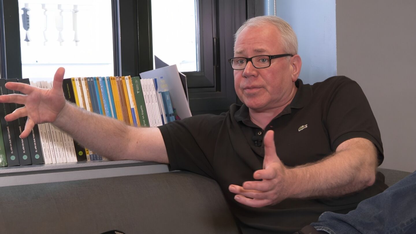 El escritor Bret Easton Ellis El escritor Bret Easton Ellis