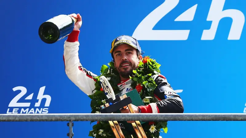 Fernando Alonso, en el podio de las 24 Horas de Le Mans