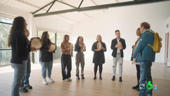 CAMINO - PELETEIRO EMBARAZO Y DEFENSA CULTURA GALLEGA CAMINO - PELETEIRO EMBARAZO Y DEFENSA CULTURA GALLEGA