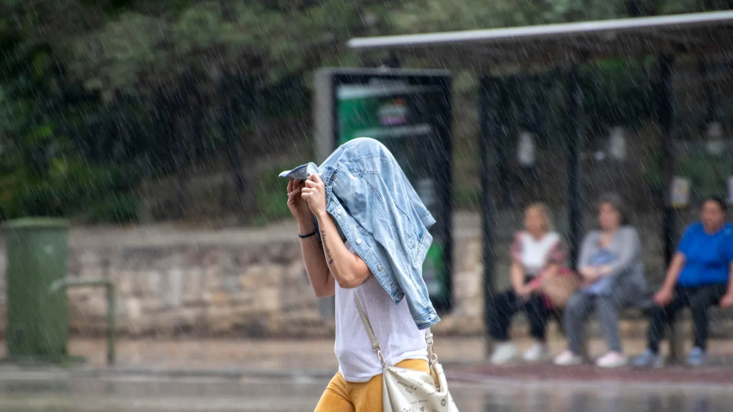 Los avisos por calor dan paso a las tormentas Once comunidades autónomas en alerta por lluvias y tormentas