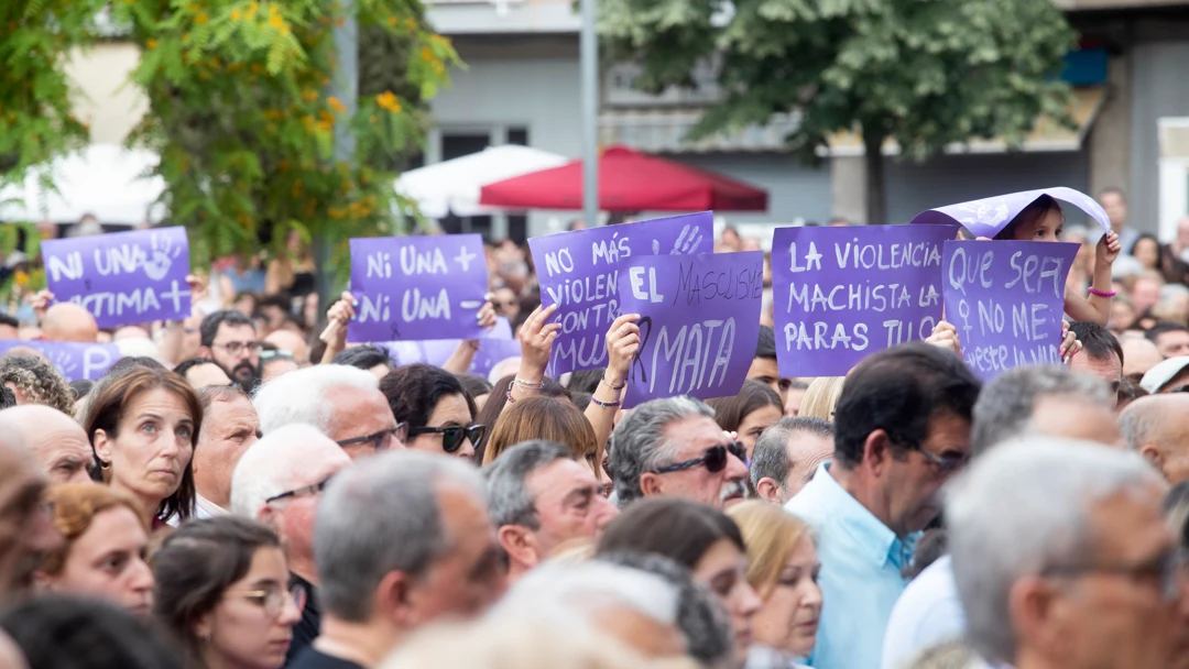 Luto en Cornellà tras el asesinato machista de una mujer de 39 años