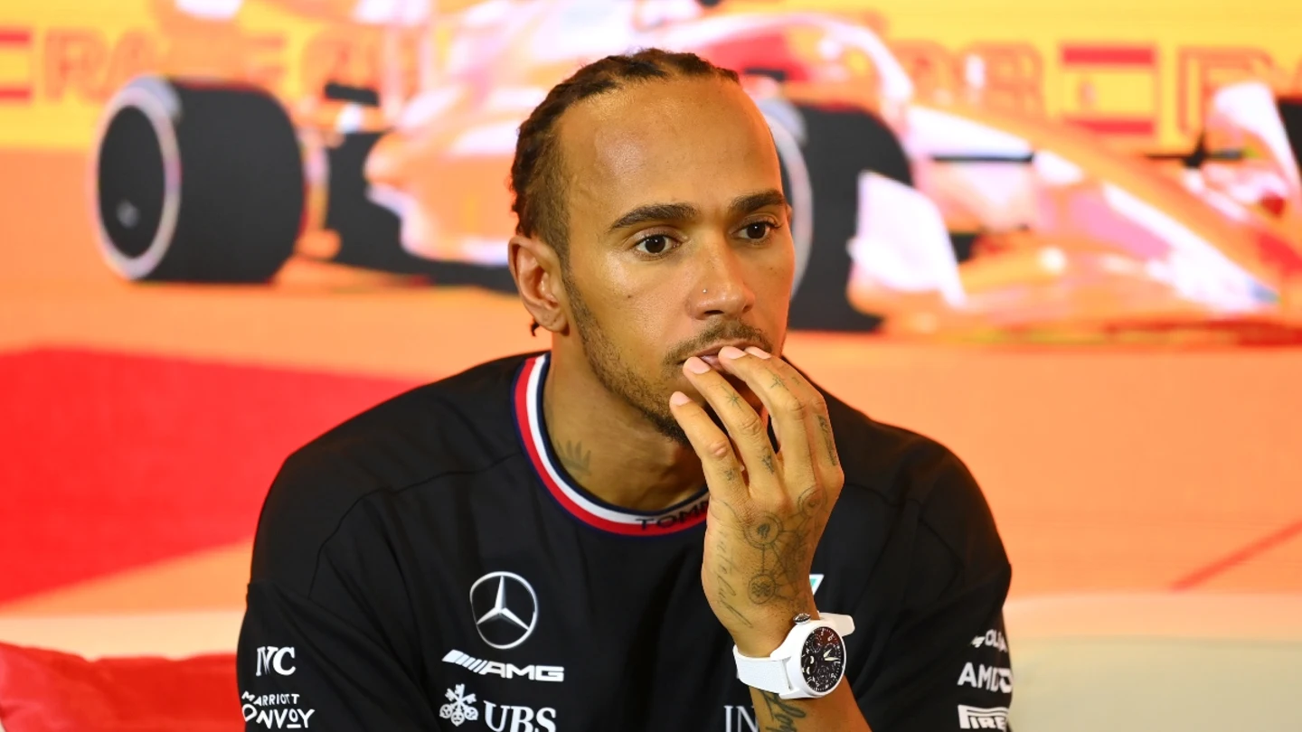 Lewis Hamilton, pensativo Lewis Hamilton, pensativo