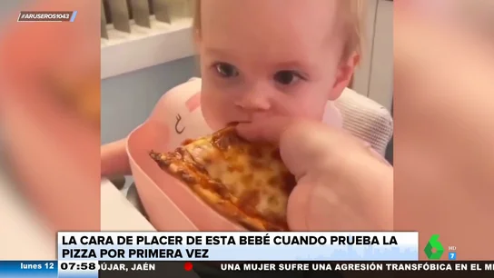 La divertida reacción de una bebé cuando prueba la pizza por primera vez: "Nos representa" La divertida reacción de una bebé cuando prueba la pizza por primera vez: "Nos representa"