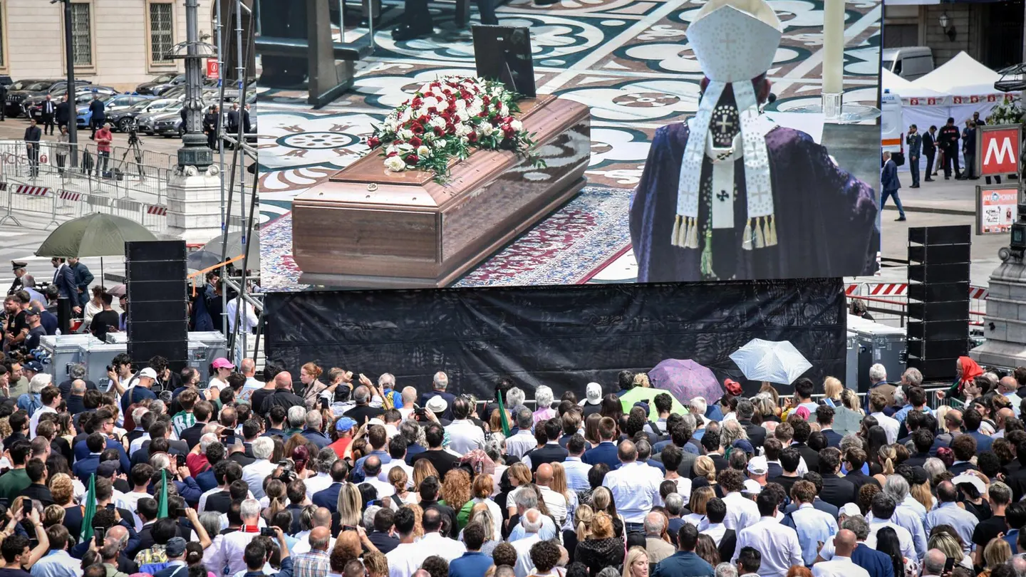 Italia despide a Berlusconi en un funeral de Estado Italia despide a Berlusconi en un funeral de Estado
