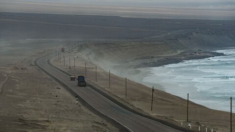 Carretera Panamericana a su paso por Perú