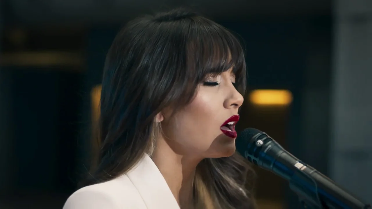 La emocionante actuación de Aitana cantando 'Mujer contra mujer' de Mecano que pone los pelos de punta