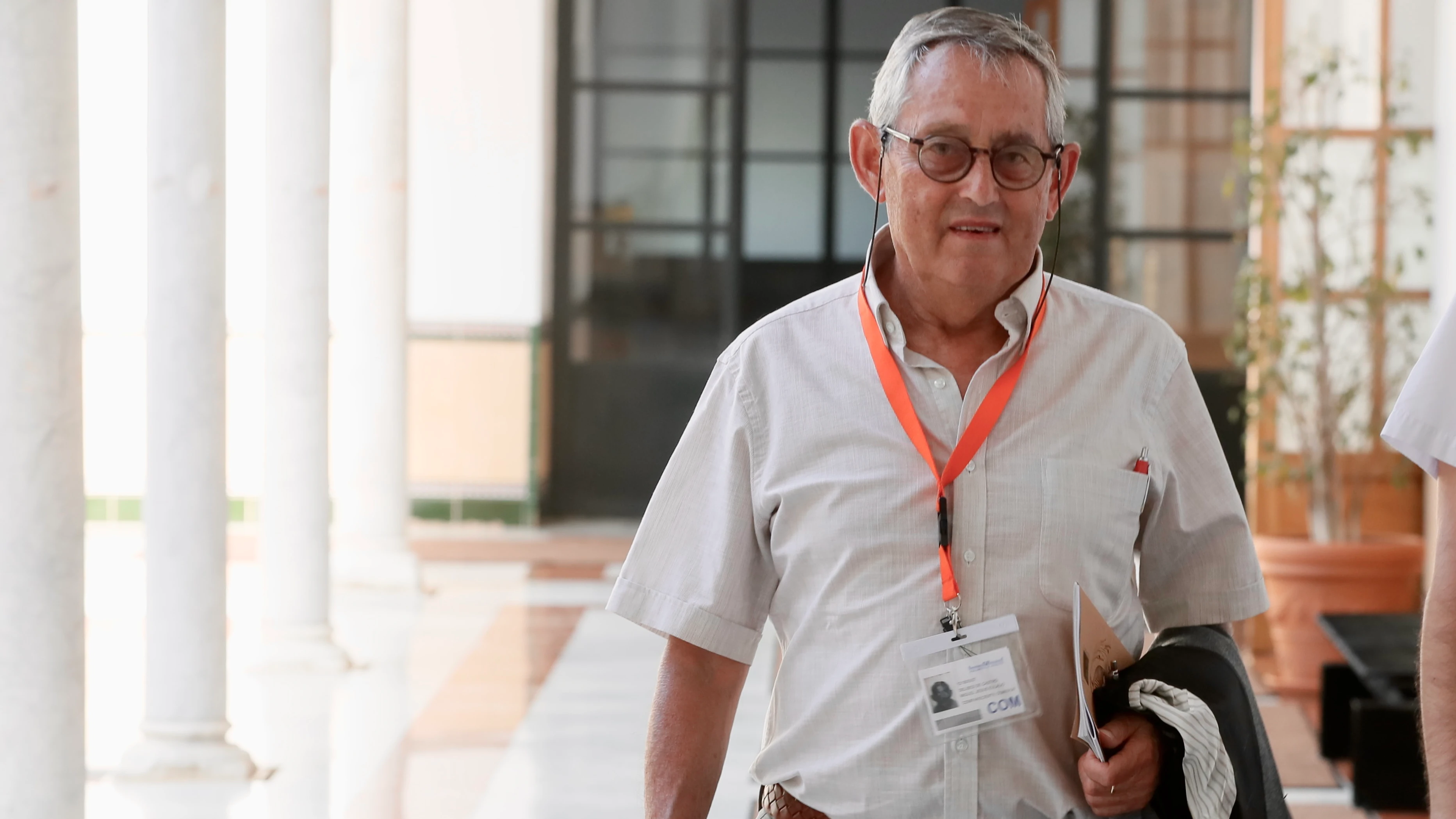 El presidente del Consejo de Participación de Doñana, Miguel Delibes, antes de comparecer en el Parlamento de Andalucía