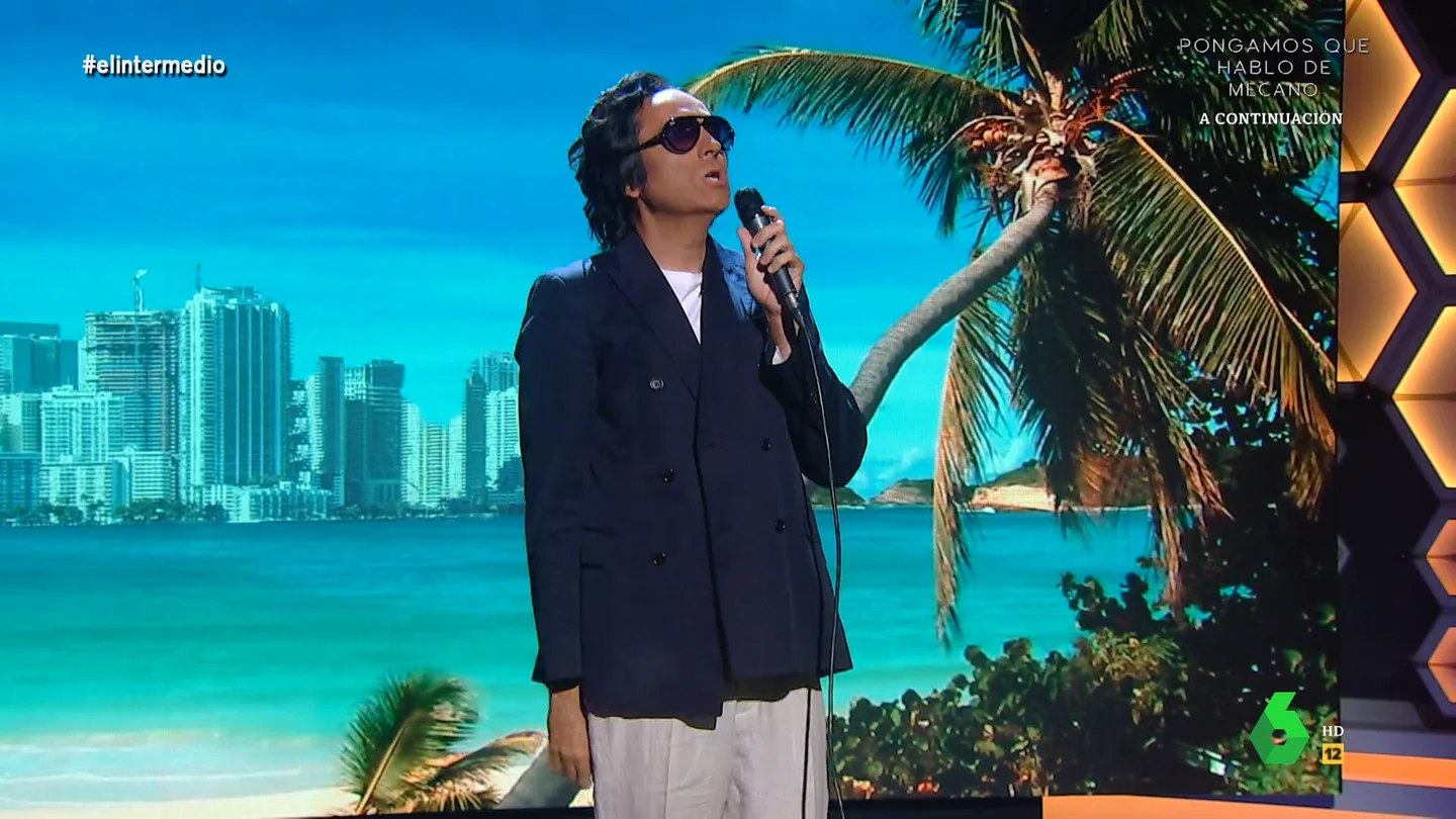 'Julio Iglesias' repasa el baile de nombres en las listas electorales: "Con estas listas mejor marcharse a Tahití" 'Julio Iglesias' repasa el baile de nombres en las listas electorales: "Con estas listas mejor marcharse a Tahití"