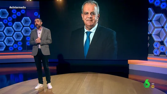 Dani Mateo analiza el rifirrafe entre Igea y un procurador del PP en Castilla y León José María Sánchez (PP) y Francisco Igea protagonizaron un rifirrafe en las Cortes de Castilla y León. Dani Mateo analiza este momento y recomienda al procurador del PP que pase más tiempo con el diccionario Vox y menos con el partido Vox.