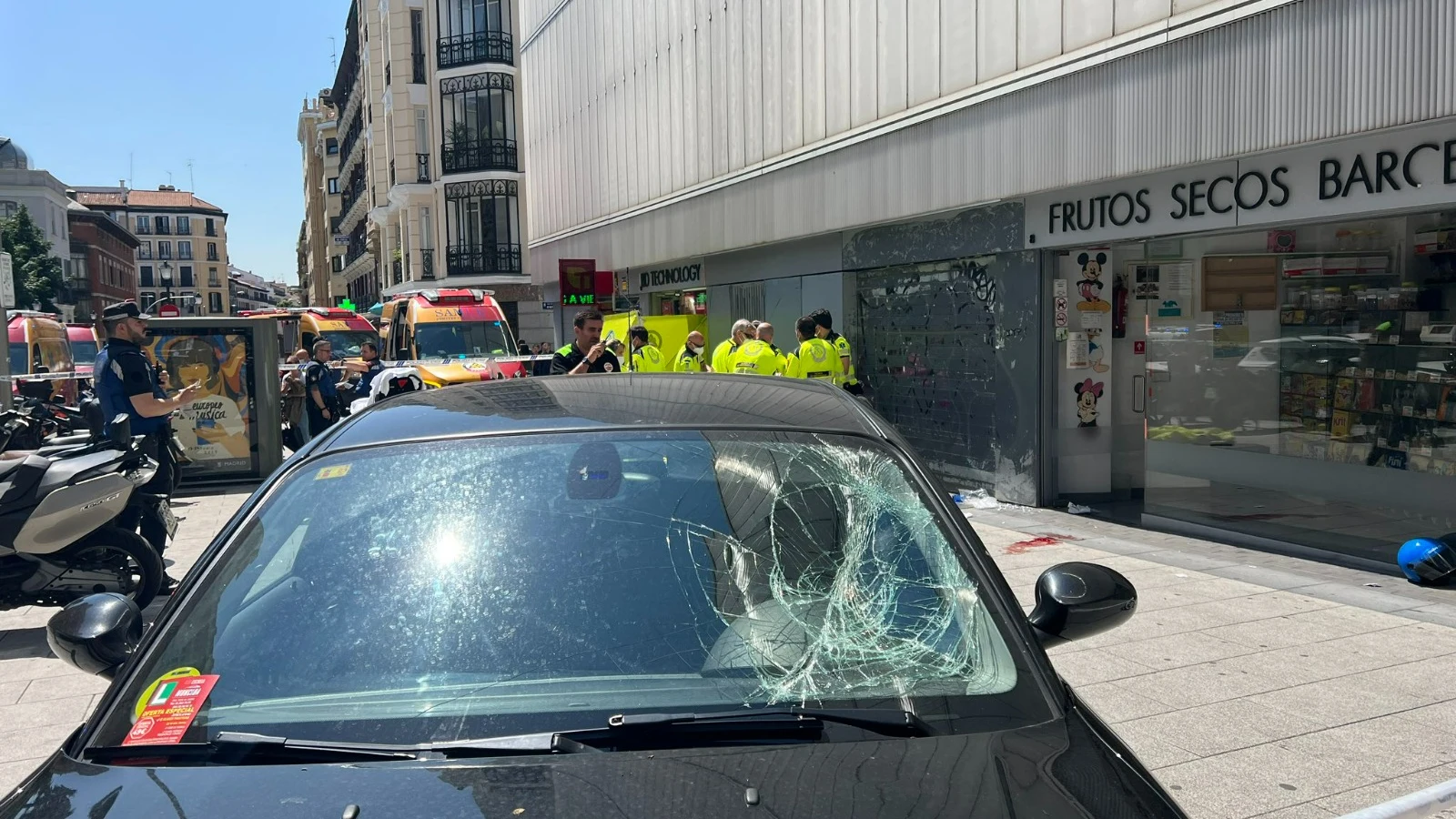 Un atropello múltiple junto al mercado de Barceló deja tres heridos en Madrid