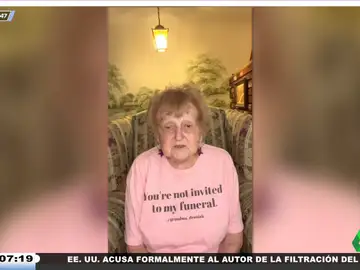 La madre de Angie Cárdenas, abuela de Hans Arús, ha planeado ya su funeral: &quot;Convence a la &#39;nona&#39; de que haga un TikTok&quot;