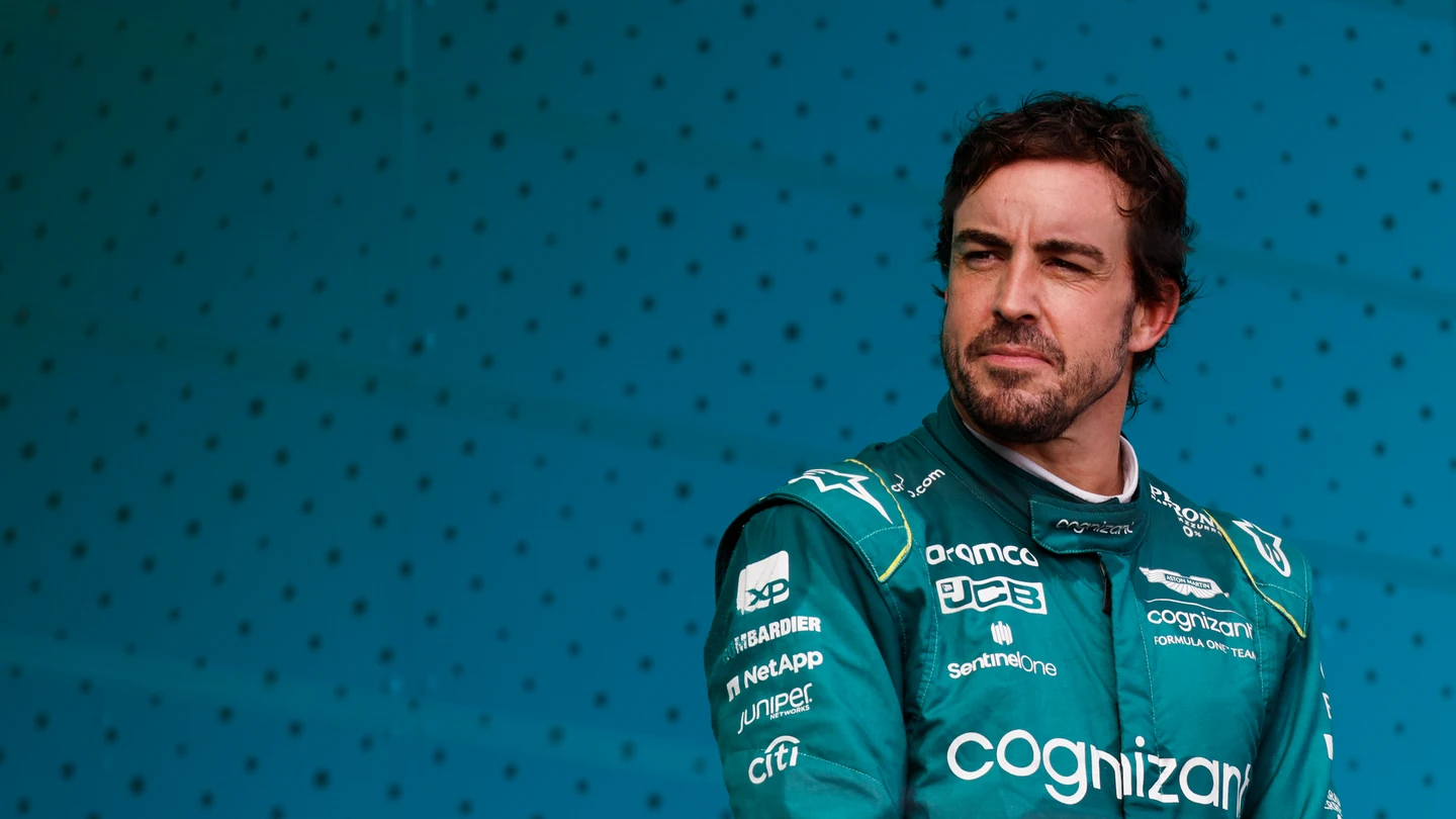 Fernando Alonso en el podio Fernando Alonso en el podio