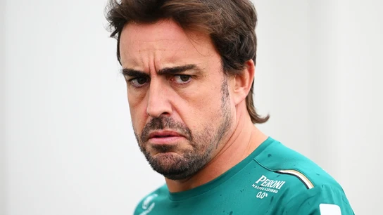 Fernando Alonso, con gesto serio Fernando Alonso, con gesto serio