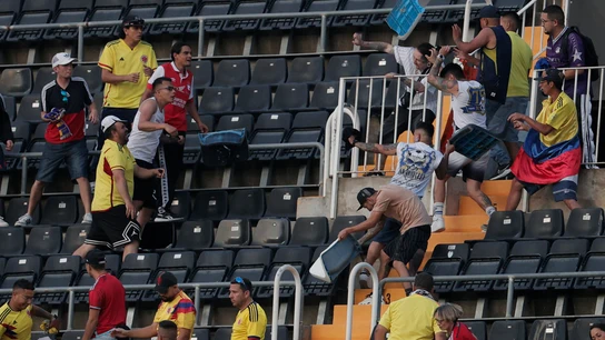 Pelea entre aficionados de Colombia e Iraq Pelea entre aficionados de Colombia e Iraq