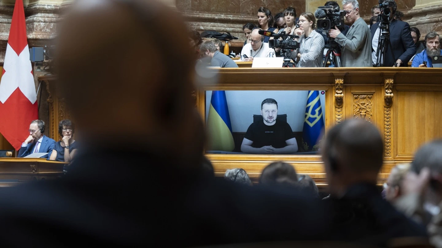 Ucrania pide armas de largo alcance para hacer frente a Rusia: "Tenemos entierros masivos" Ucrania pide armas de largo alcance para hacer frente a Rusia: "Tenemos entierros masivos"