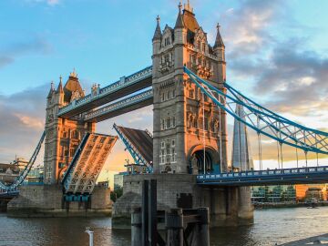 Tower Bridge. Londres