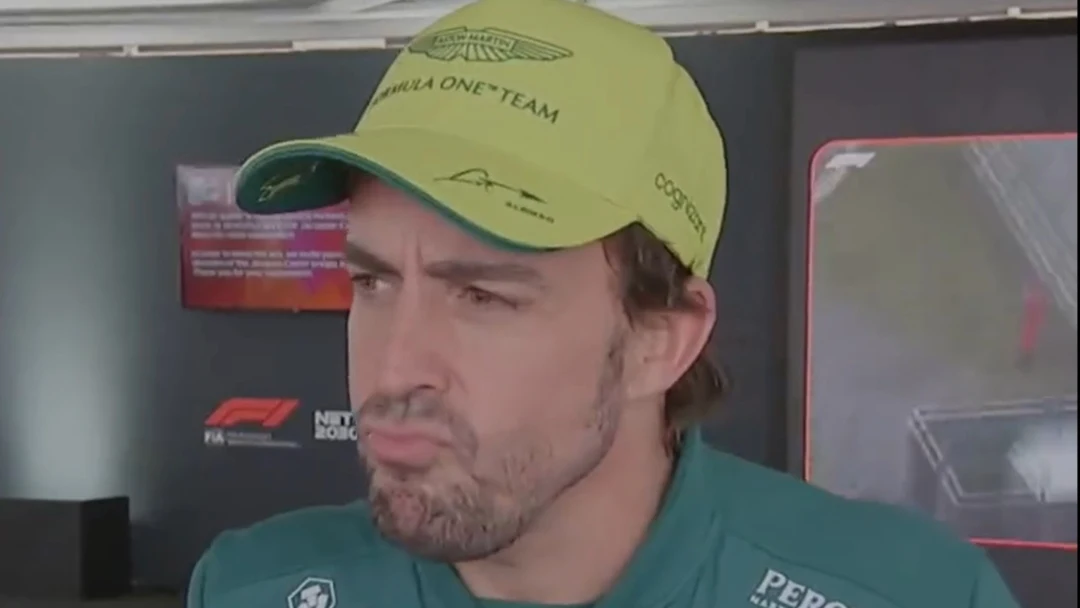 La reacción de Fernando Alonso a la broma de Lewis Hamilton